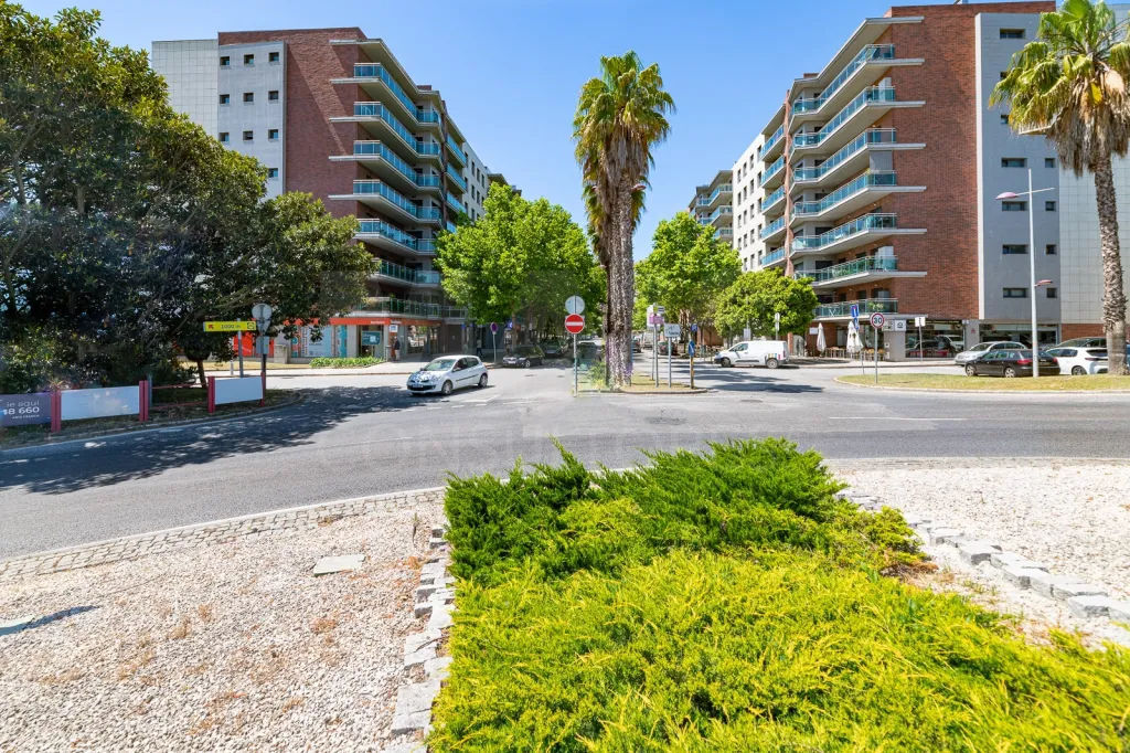 2-bedr. apartment, with 2 parking spaces, in Malvarosa, Alverca do Ribatejo.