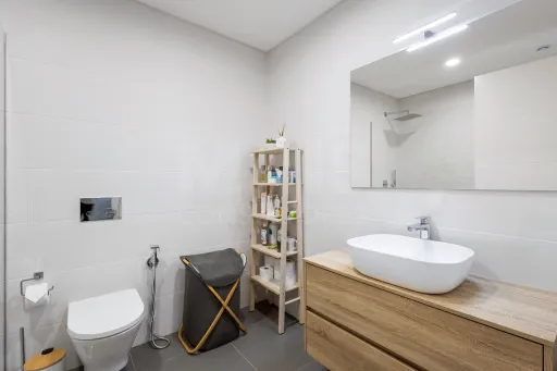 Apartamento T3 semi-novo vista mar com garagem