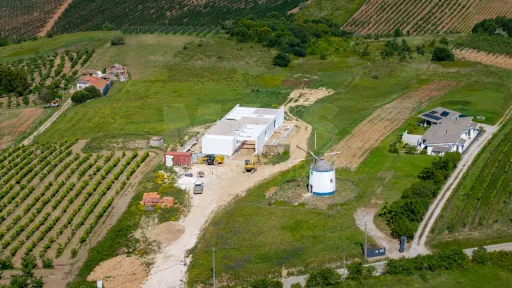 Moradia térrea T4 em terreno de 2 hectares no Carvalhal