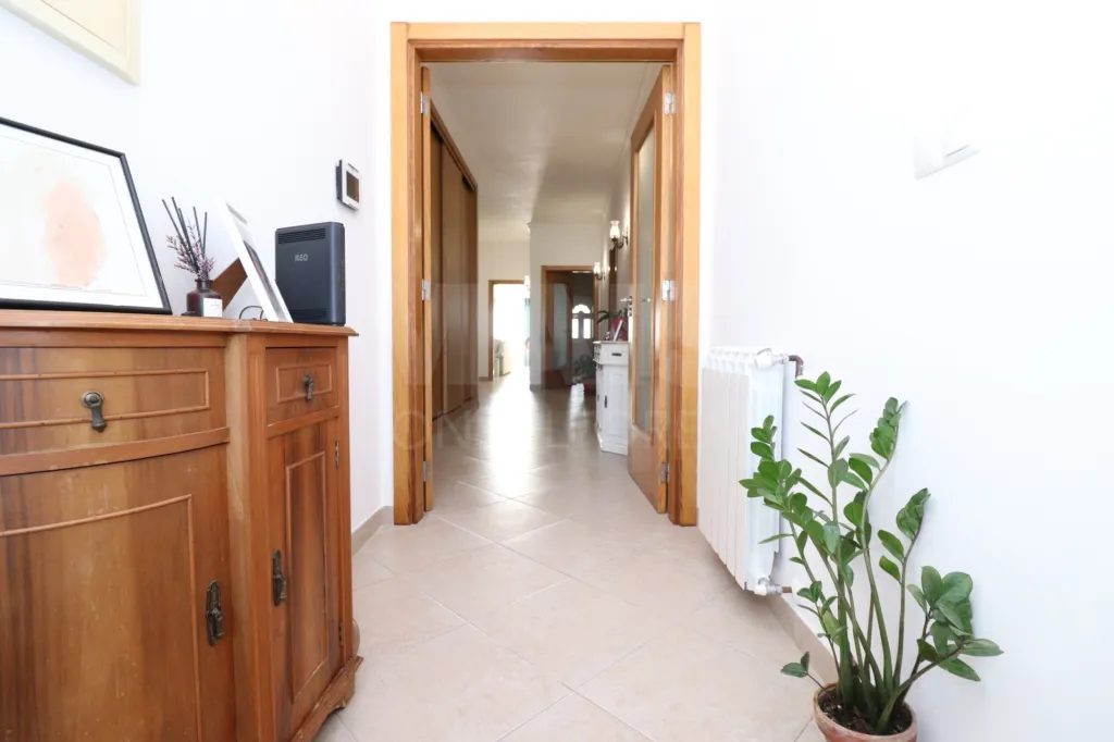 Moradia Térrea T4 Isolada, com Terreno e Garagem Samora Correia
