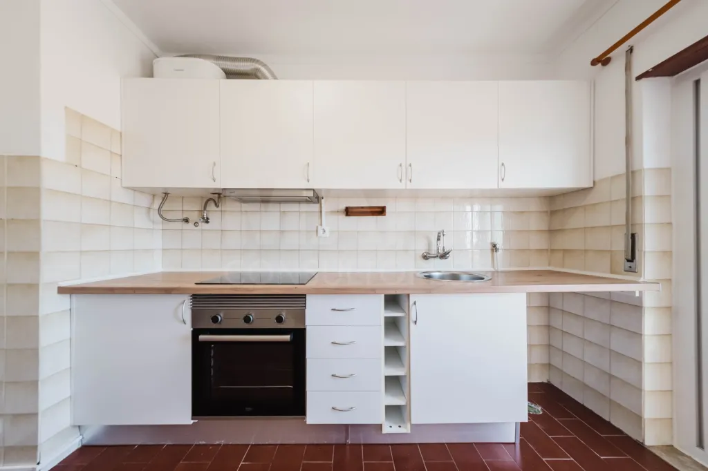 T2 Renovado com Varanda e Vista Mar em Peniche