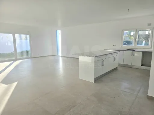 Moradia nova com piscina | Caldas da Rainha