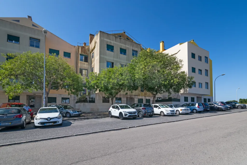 Excellent 2-bedr. apartment in quiet, upmarket area