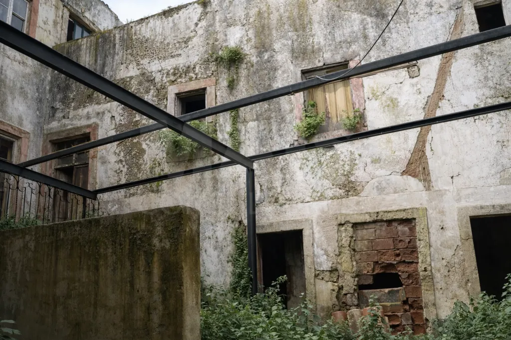 Edifício único do século XVII para reabilitação em Évora