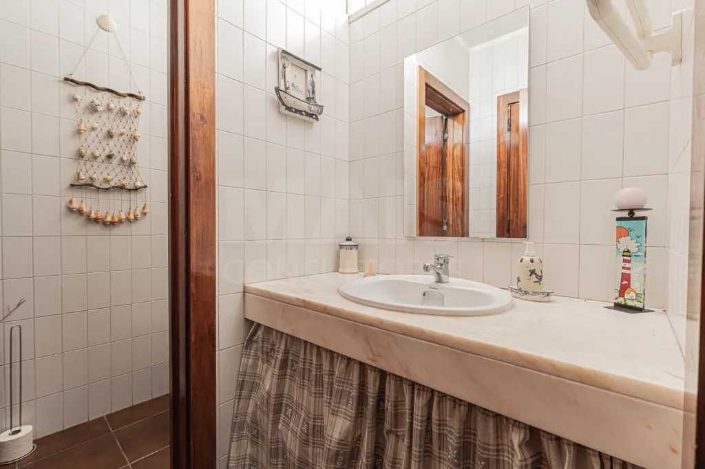 Moradia Contemporânea com terreno 700m2 em Soltroia – Próxima da Praia