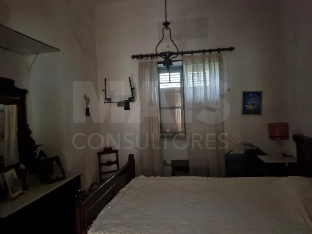 Moradia T4 com piscina, no centro da  Concavada em Abrantes