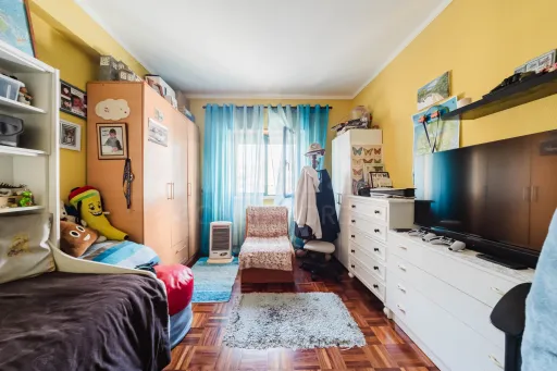 Spacious 3-Bedroom Apartment in Downtown Lourinhã with a Balcony and Terraces