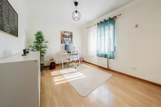 Moradia T4 c/ Logradouro, Garagem e Vista Mar!