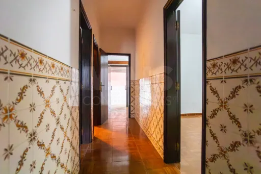 Moradia Térrea T2 para remodelar em Coruche-Vale Mansos