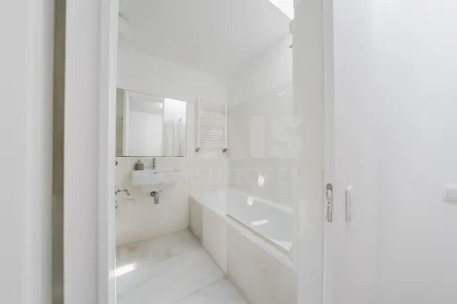 Moradia T4 com piscina inserida num Resort em lote com 1191m2