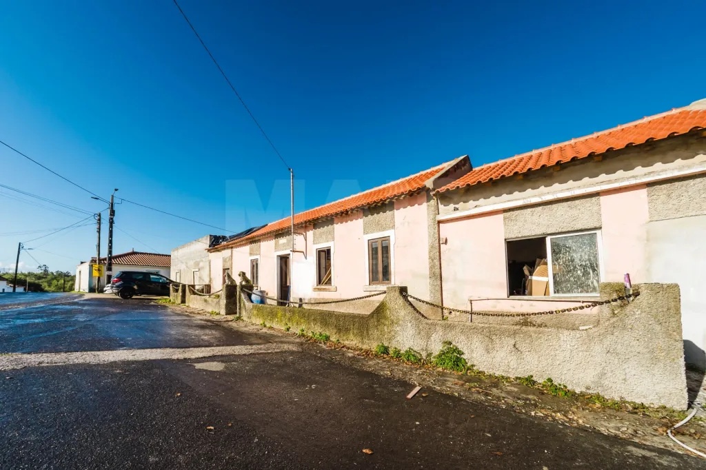 Moradia Térrea T2+1 c/ 2 casas de banho e logradouro