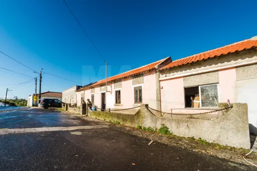 Moradia Térrea T2+1 c/ 2 casas de banho e logradouro