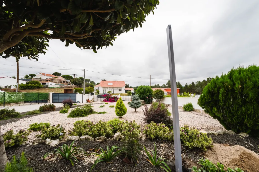 Moradia T3+2 com piscina e jardim a 8km de Caldas da Rainha