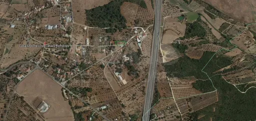 Moradia V 4 + Armazém + Casa Térrea de 45m2 em CASAIS ROMEIROS Santarém