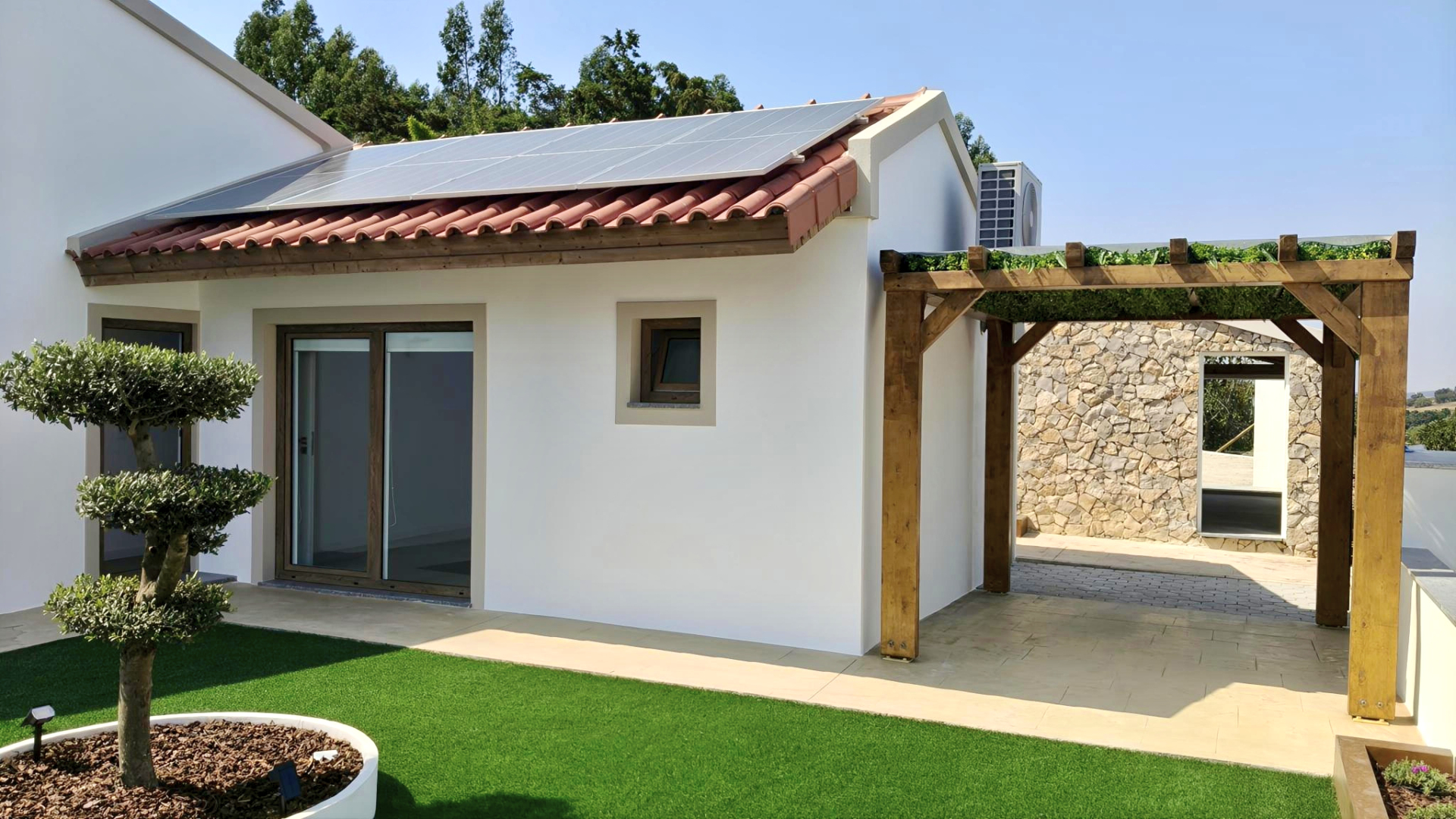 Single-Story 2-Bedroom + 1 House with Pool, Outbuilding, and 3,476 m² Lot | Comfort, Privacy, and Quality of Life
