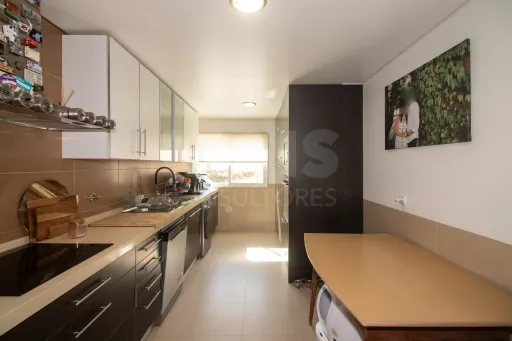 Apartamento T2 Moderno com Garagem | A-da-Beja, Amadora