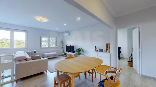 Apartamento T3 Remodelado com Vista para a Serra - Vila Franca de Xira