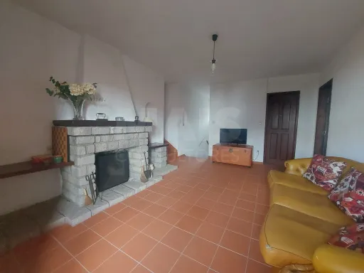 Casa Senhorial com Brazão em Coja- Arganil.