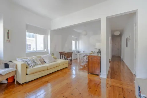 Excelente apartamento Dafundo