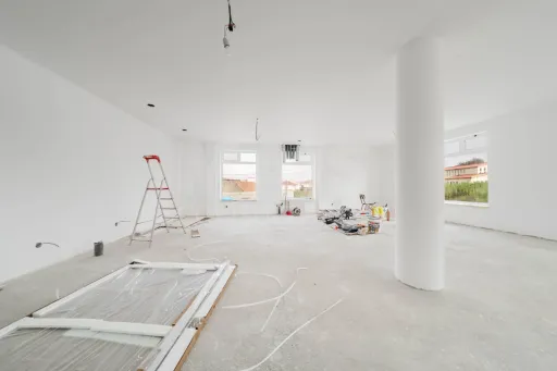 214 m² Store with Potential to Be Converted into a 4-Bedroom Apartment or Two Apartments – Excellent Investment Opportunity