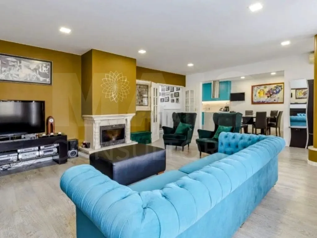 5-Bedroom House with Pool, Garage and Games Room - Vale Fetal, South Bank