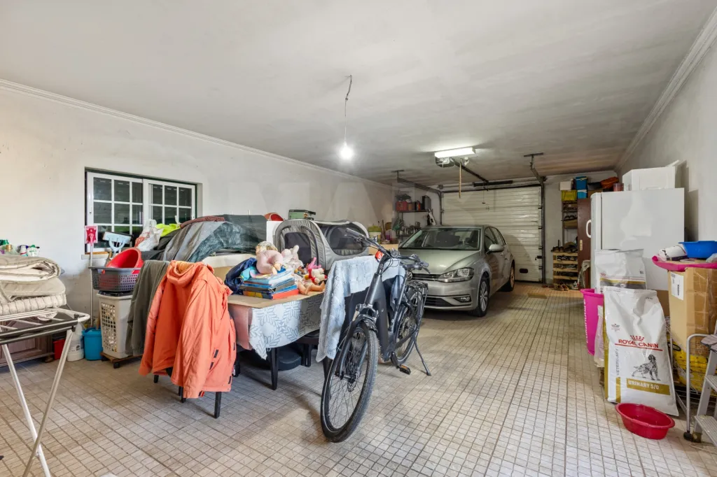 Moradia T4 com Garagem para 3 carros em lote de 812m2