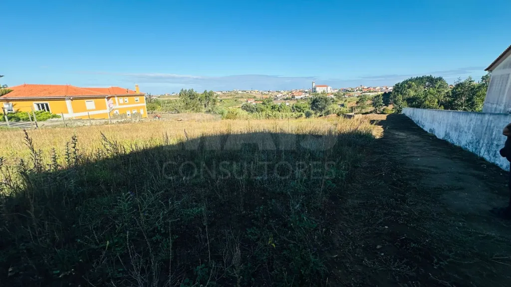 Terreno com 6.042 m² | Potencial de Construção | Santa Bárbara, Lourinhã