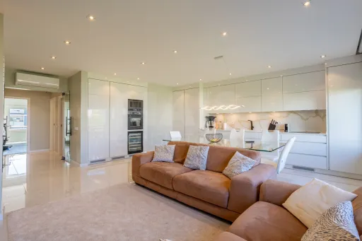 4-Bedroom Apartment in Gated Community with Tagus View - Alameda dos Oceanos