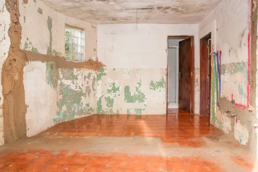 Moradia T1 para Remodelação a 20 Minutos de Alenquer