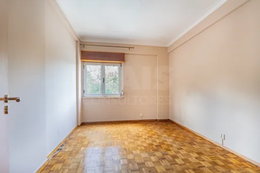 Apartamento T2 com elevador em Alhandra