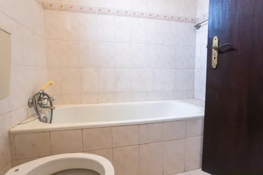 Moradia Térrea T2 para remodelar em Coruche-Vale Mansos