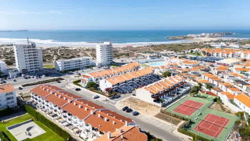 Moradia T4+2 com quintal no Baleal
