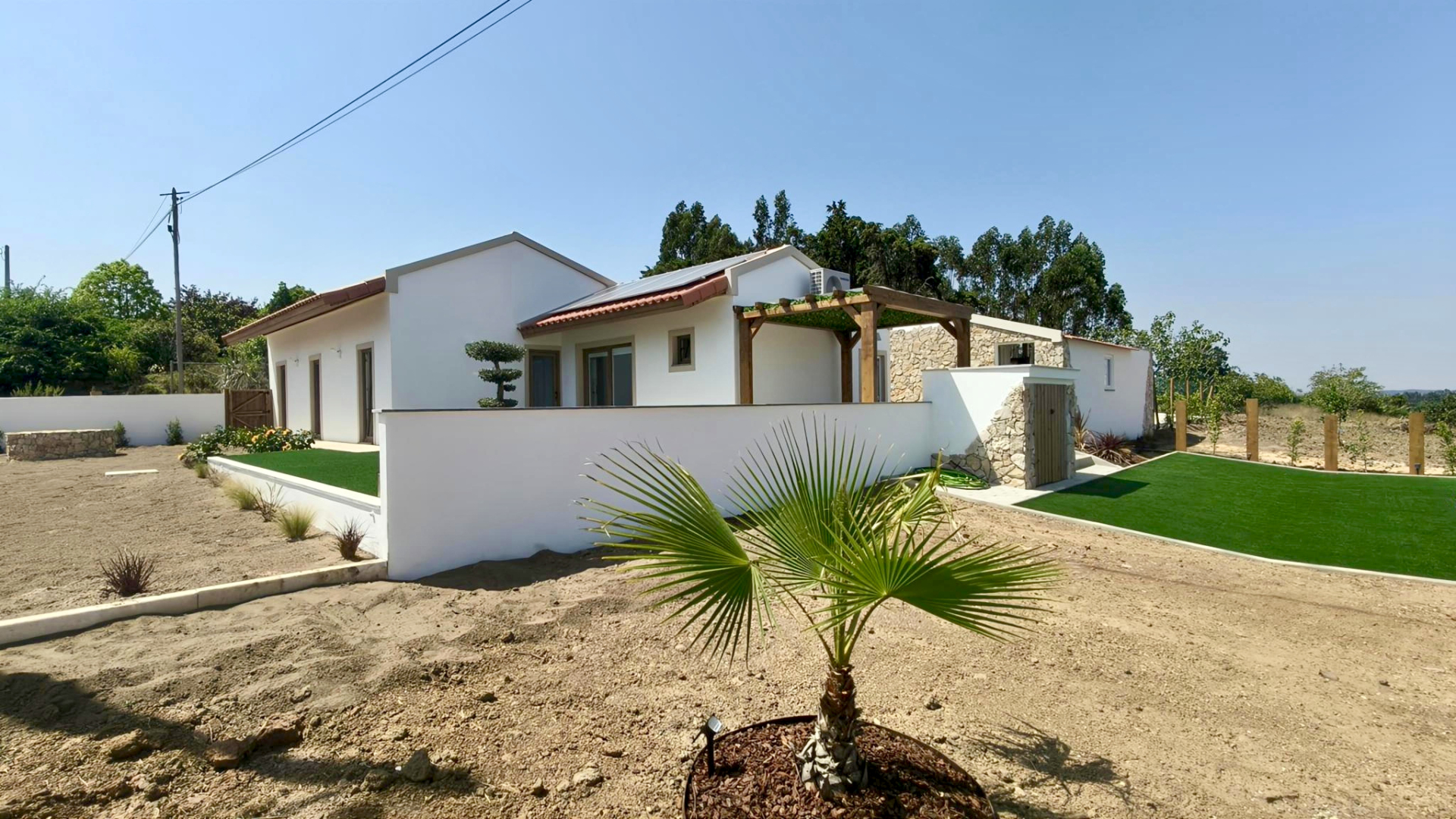 Single-Story 2-Bedroom + 1 House with Pool, Outbuilding, and 3,476 m² Lot | Comfort, Privacy, and Quality of Life