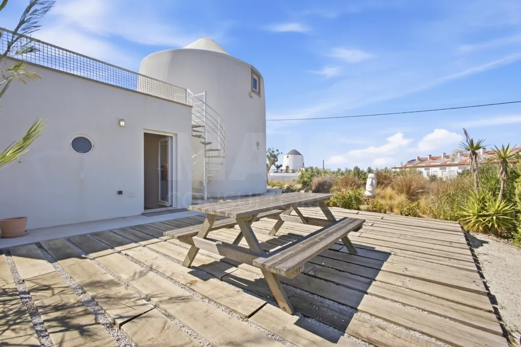 Moinho com 340m2 de terreno vista mar em São Bernardino