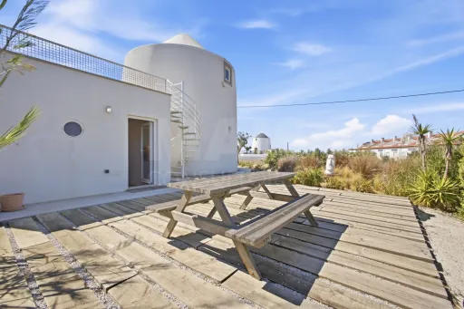 Moinho com 340m2 de terreno vista mar em São Bernardino