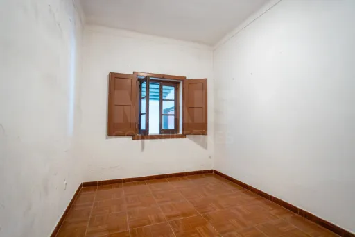Moradia Térrea T2 para remodelar em Coruche-Vale Mansos