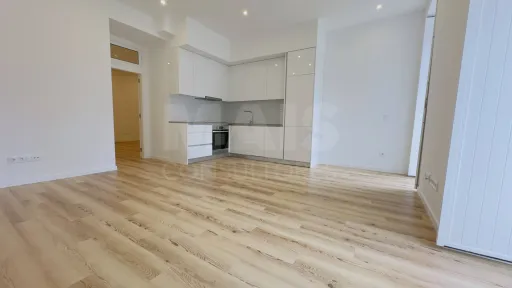 Apartamento T1 Totalmente Remodelado  | Centro da Lourinhã