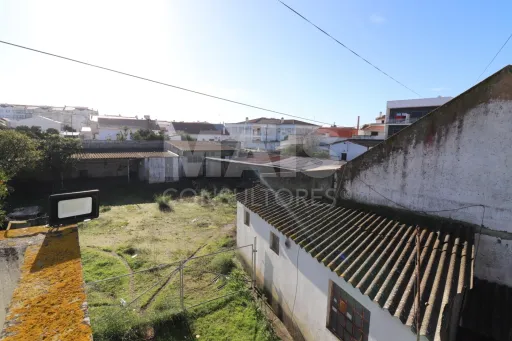 Moradia T3 Isolada com Sótão em Salvaterra de Magos