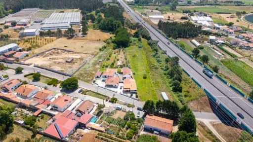 Moradia Térrea T4 em terreno de 2.605m2 em Olho Marinho