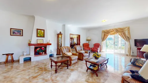 Moradia T6 com piscina em Calhandriz