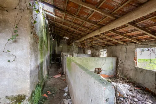 Moradia Térrea para Reabilitar com Terreno, Vista Mar e Vista Sítio da Nazaré – Bárrio, Alcobaça