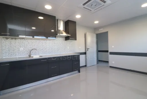 Pavilhão Industrial novo no Carregado com 624 m2 de Terreno e 312 m2 de Construção
