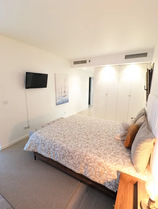 MalvaRosa, Alverca T2 first floor with garage, balcony, equipped and furnished