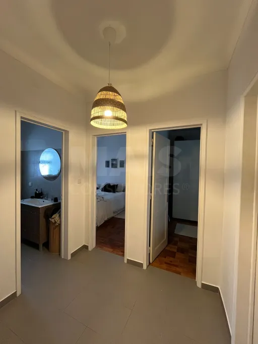 Apartamento T2 renovado e com cozinha equipada
