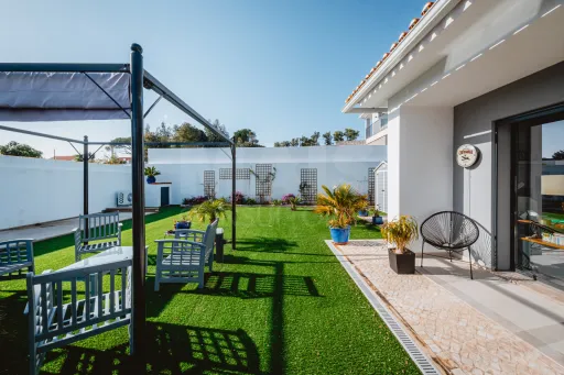 Moradia T3 (Térrea) com Piscina e Jardim - Nadadouro