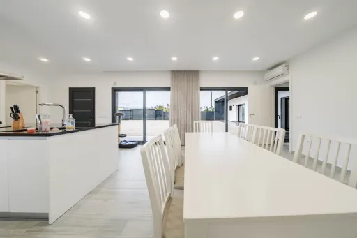 Moradia T3 Térrea Moderna em terreno c/ 2.610m2