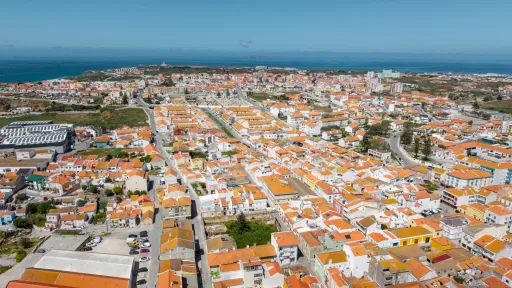Moradia T2 com quintal em Peniche