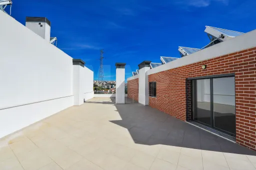 T3 + 1 Duplex com Box para 2 carros e Terraço | Colinas do Cruzeiro, Odivelas