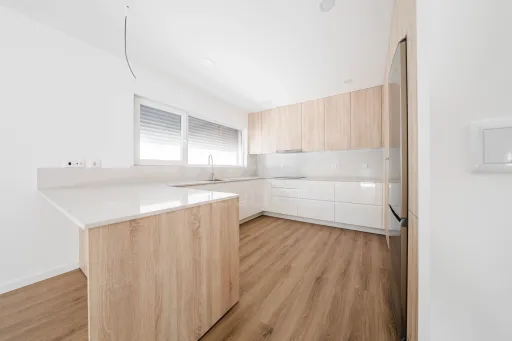 Exclusiva Moradia T4 Moderna com Conforto e Elegância Perto das Praias de Peniche