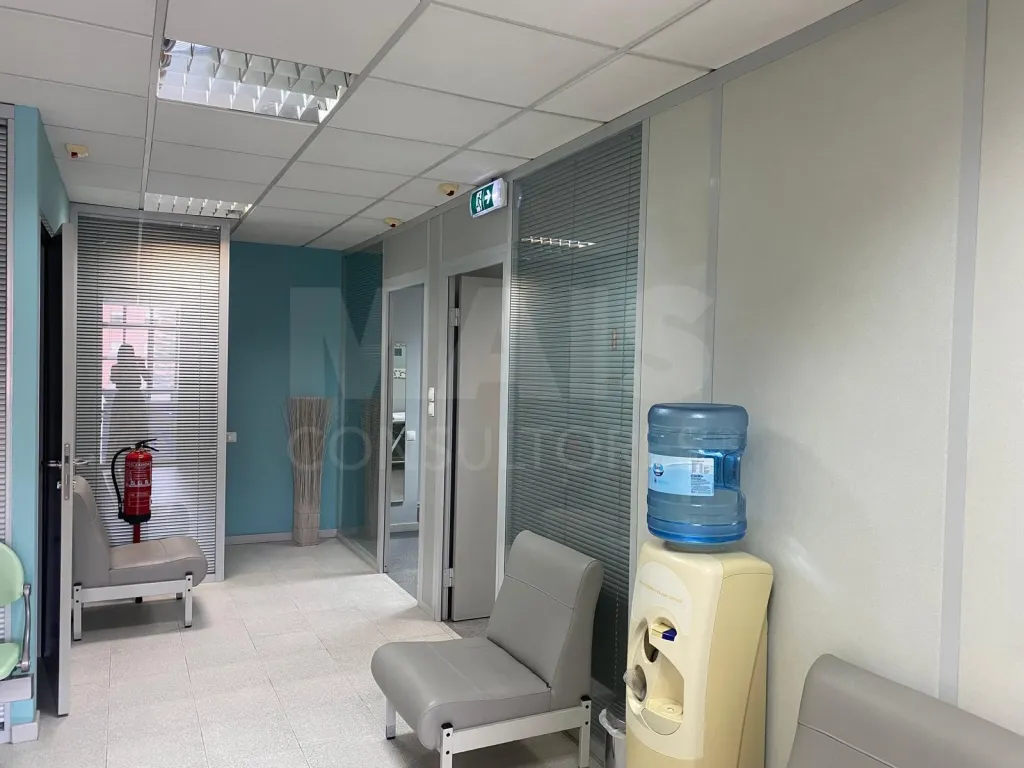 Espaço comercial em Mem Martins